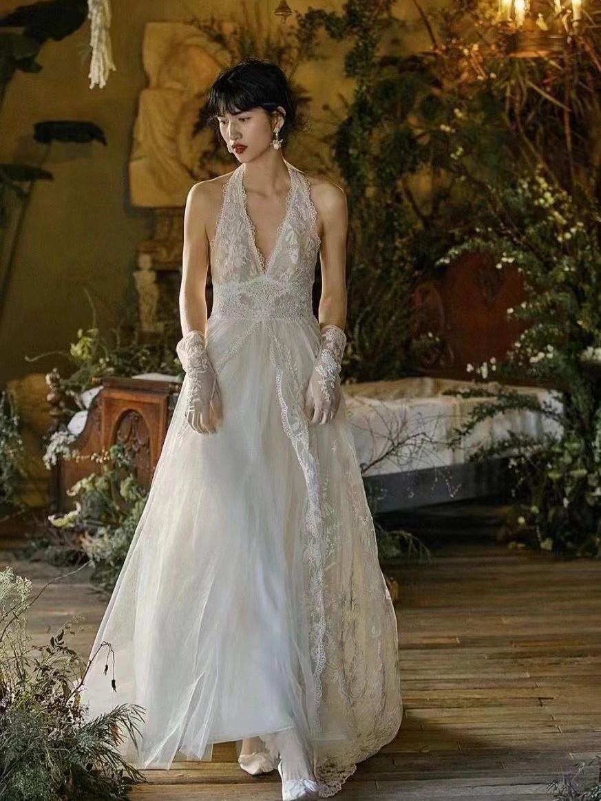 Elegant Lace Bridal Gown with  - Photography Young incelemesi ve fiyatı
